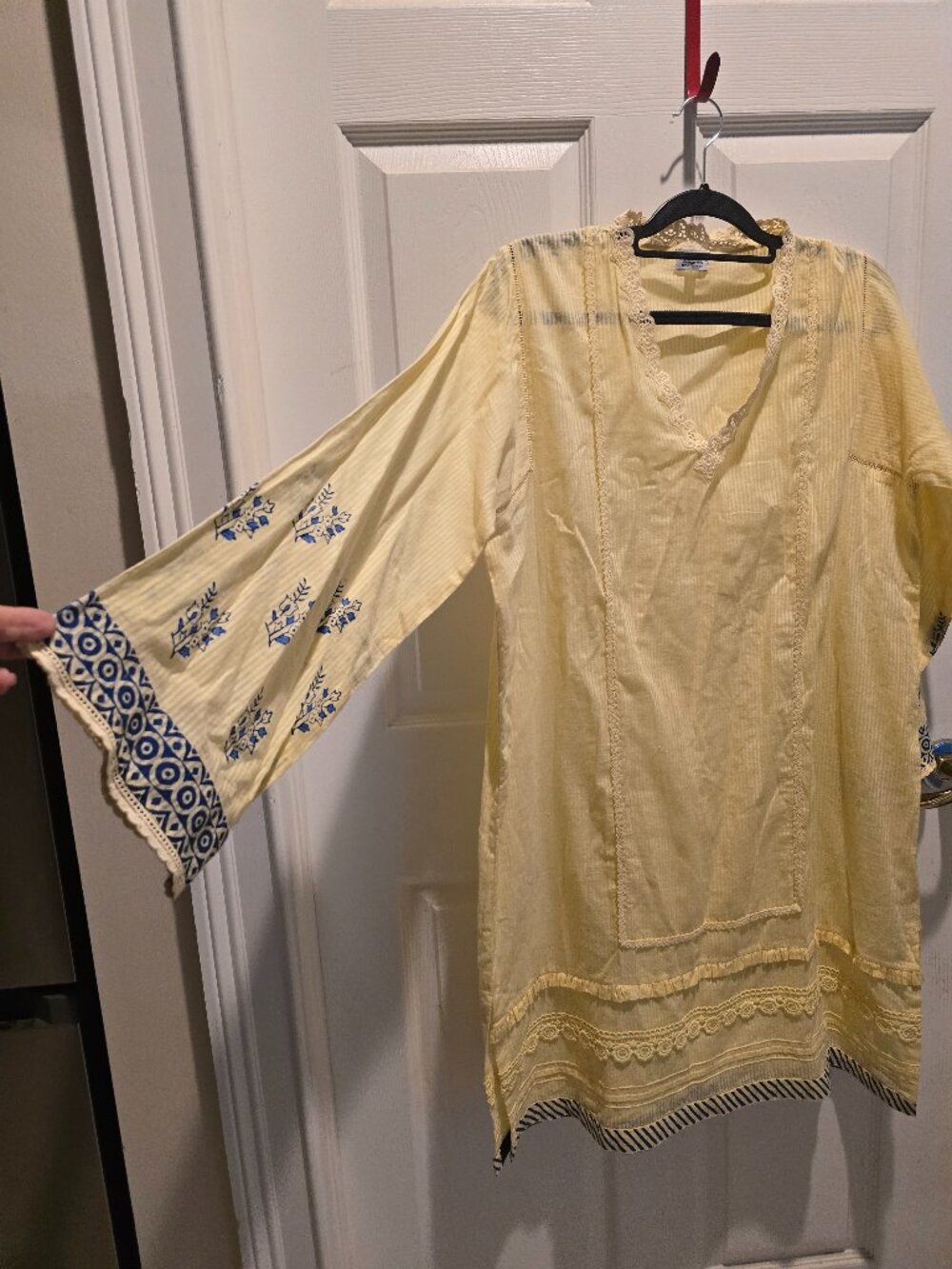 Sania yellow dress with flared sleeves